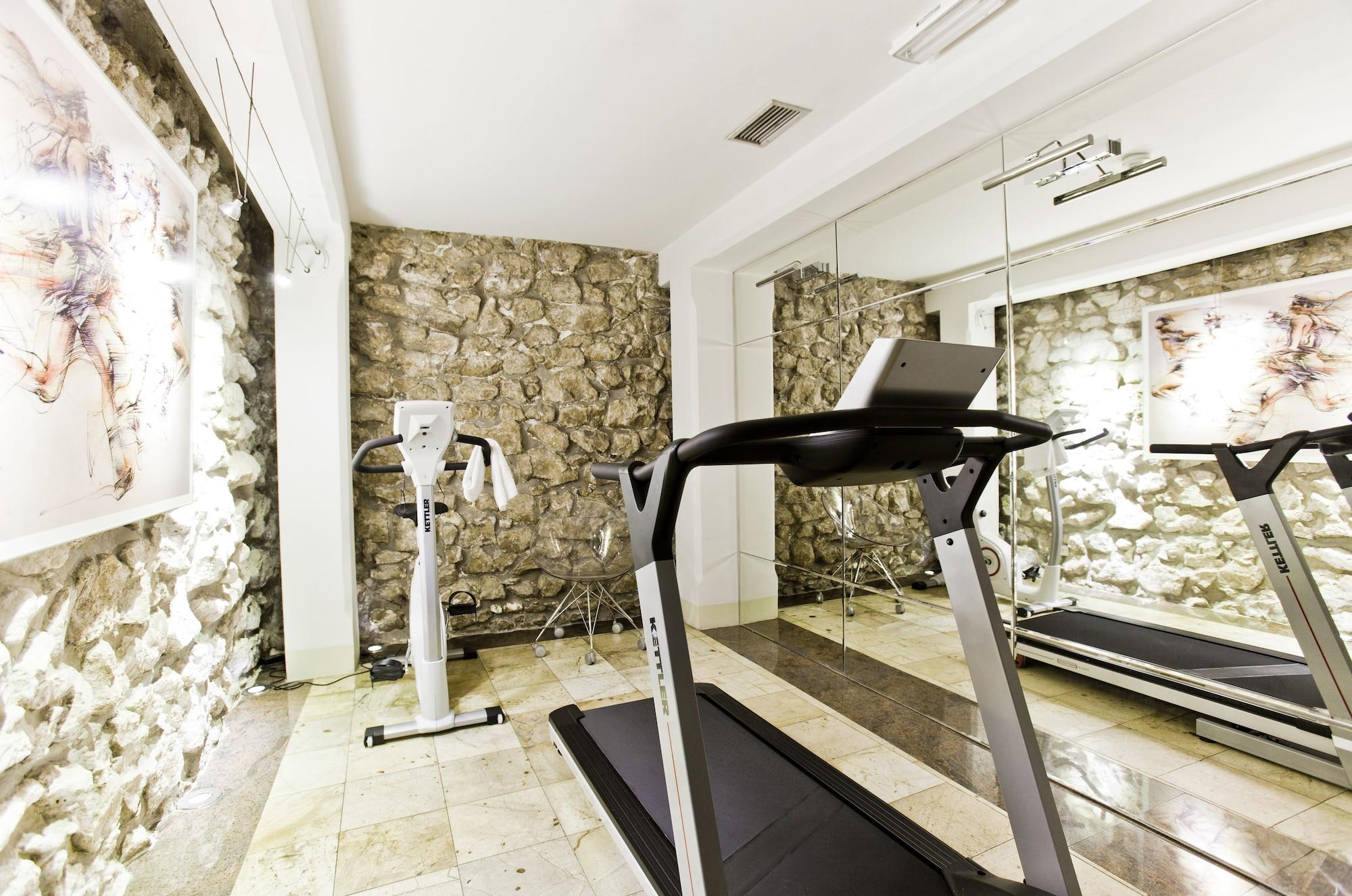 Gimnasio Hotel Senacki
