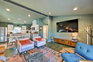 Alquiler Vacacional - Modern Bentonville Home: Mountain Biker's Paradise
