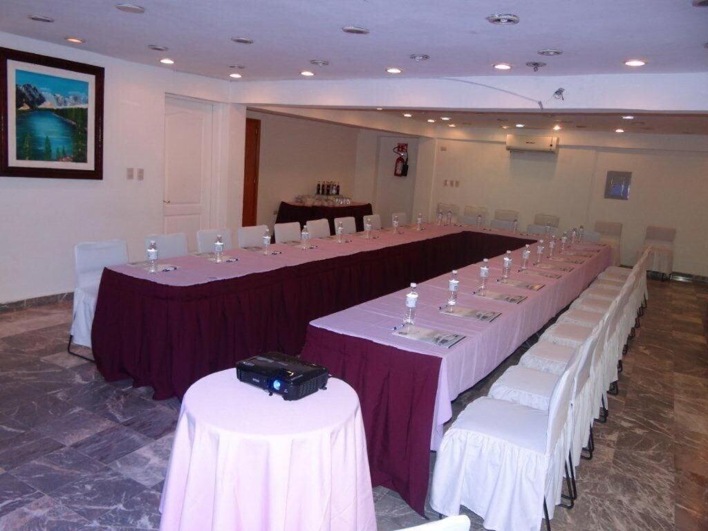 Sala de Reuniones Hotel Madan Cardenas