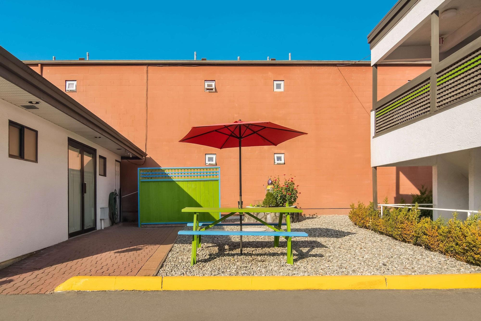 Vista Exterior SureStay Hotel by Best Western North Vancouver Capilano