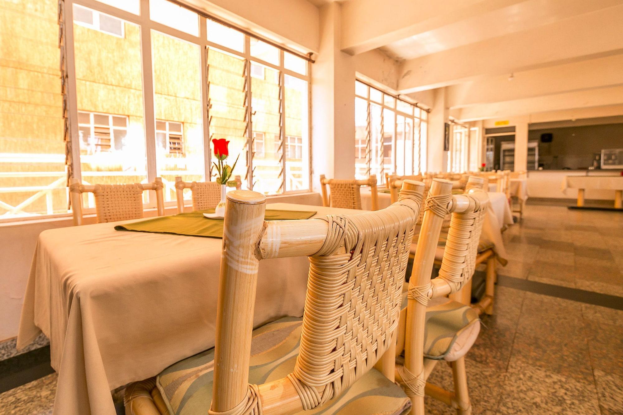 Restaurant Western Ambience Hotel