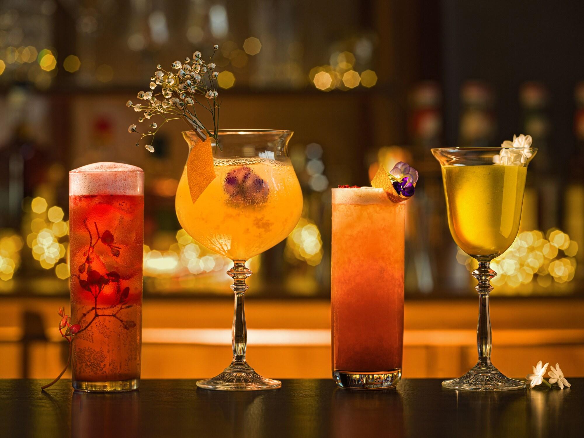 Bar/Salón Disneyland Hotel