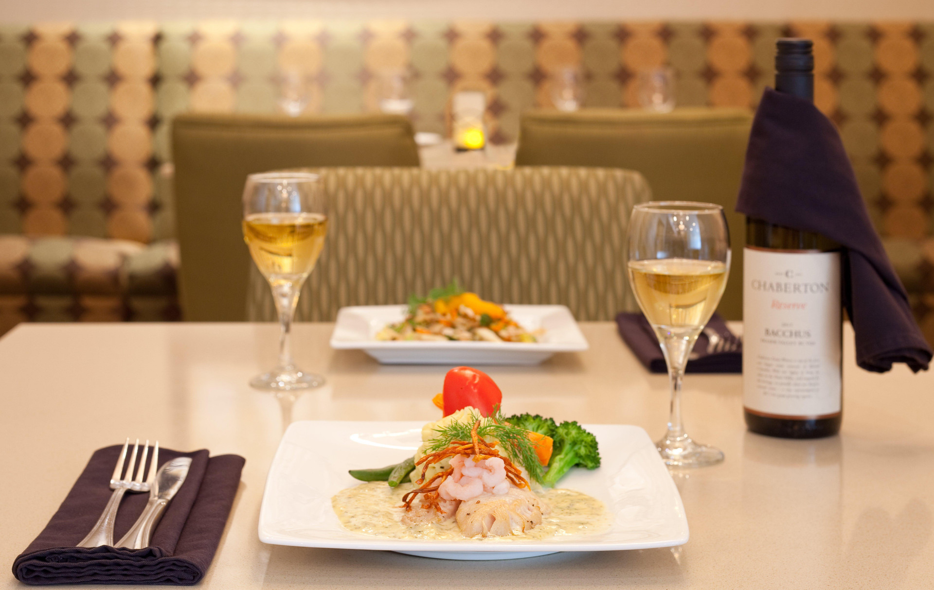 Restaurant Holiday Inn Vancouver Centre by IHG