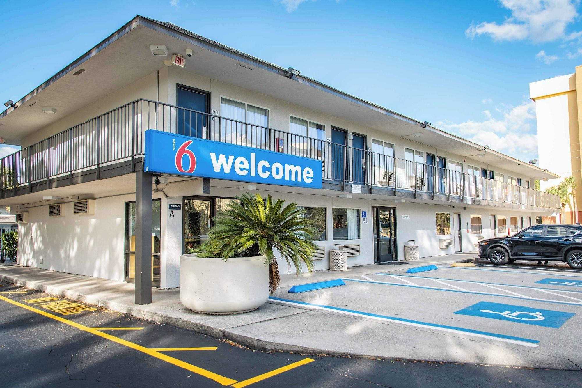 Varios Motel 6 Kissimmee, FL - Orlando