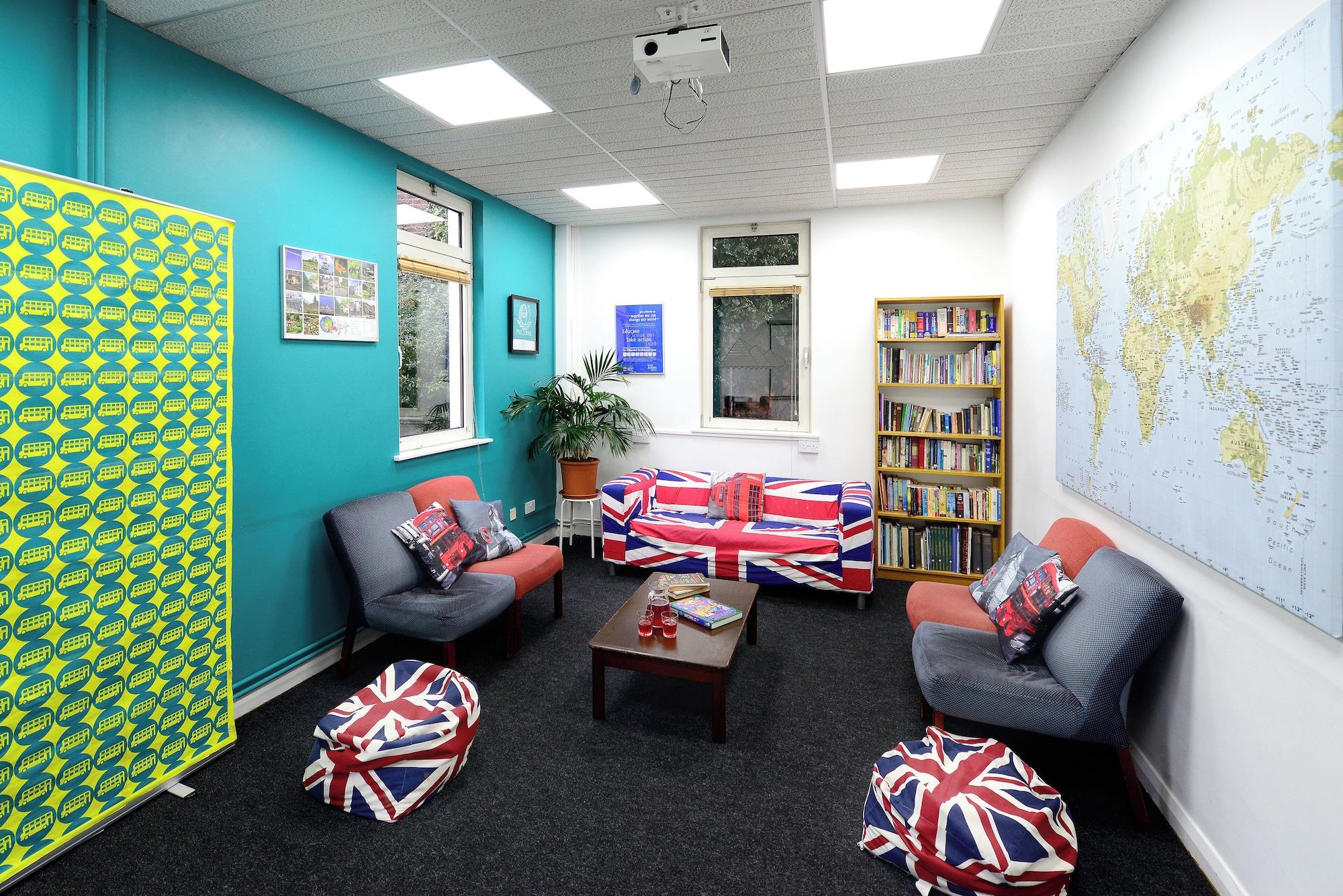 Bar/Salón Pax Lodge