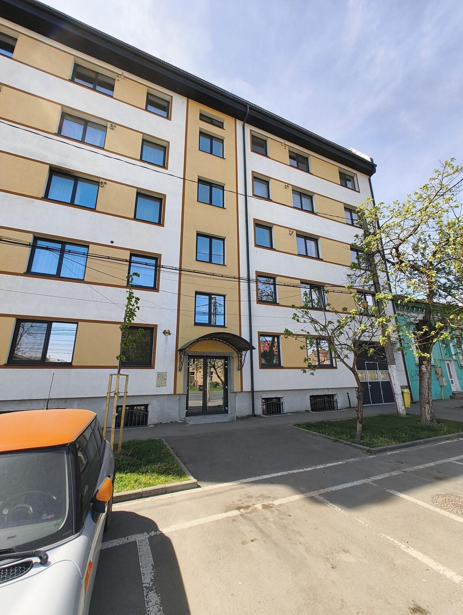 Varios Fanea Residence