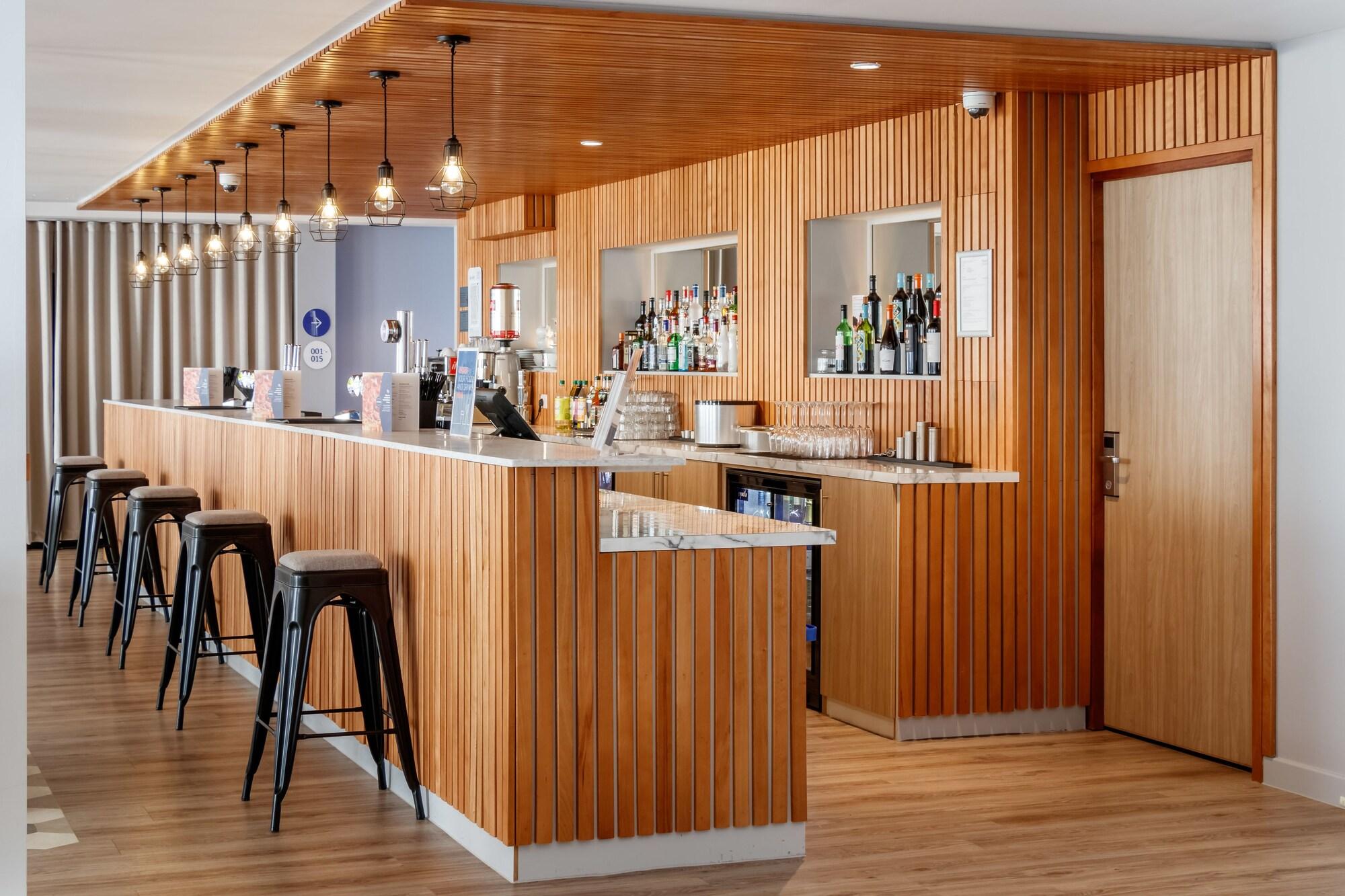 Bar/Salón Holiday Inn Express Wigan by IHG