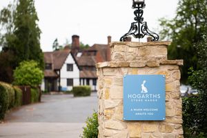 Alojamiento - Hogarths Stone Manor