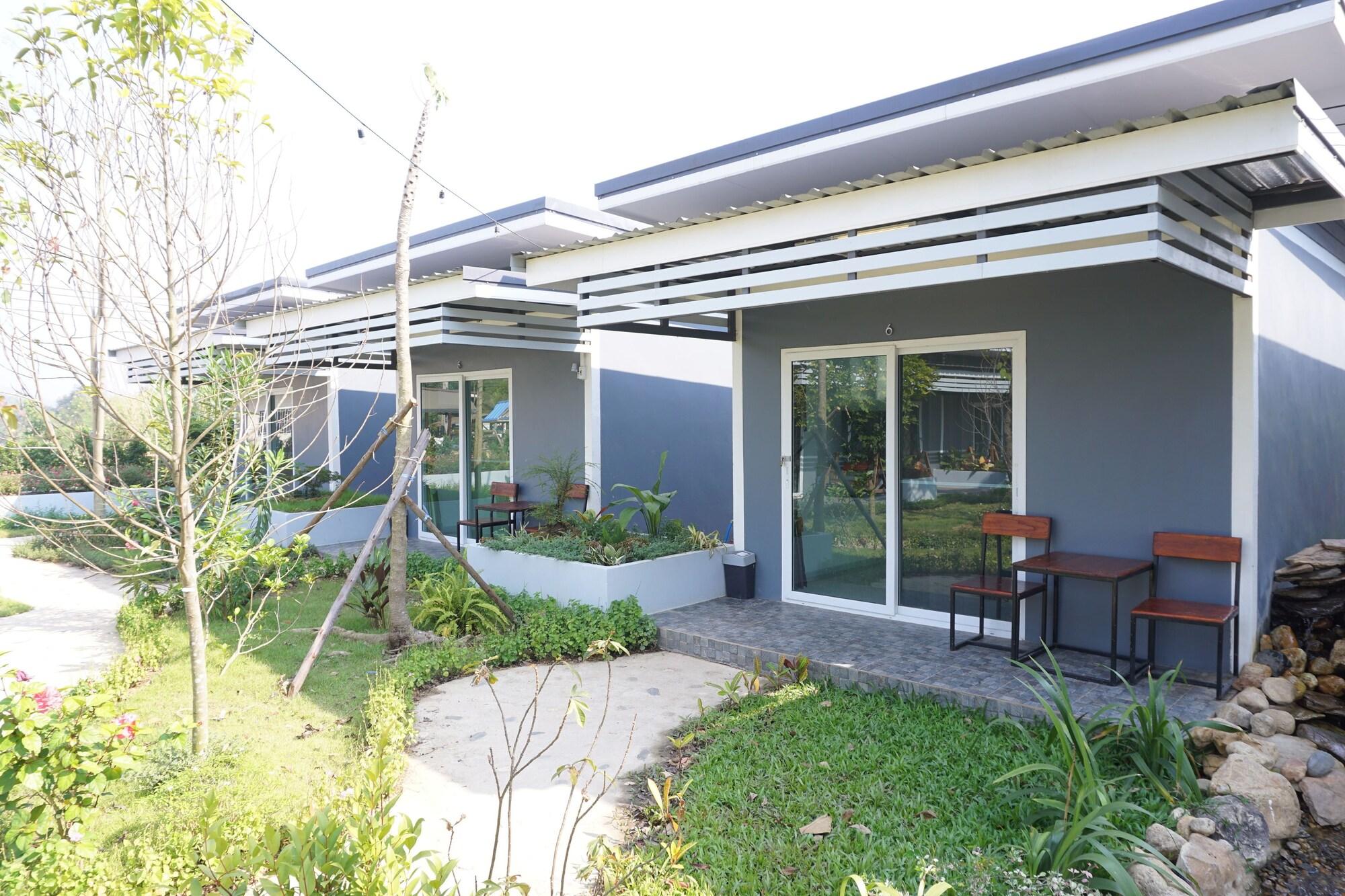 Varios Thap Luang Resort 1