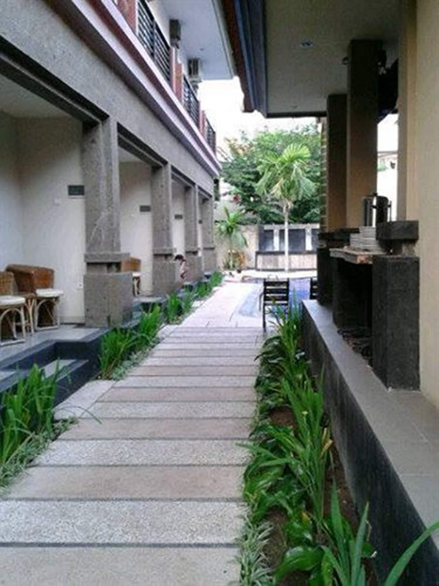 Vista Exterior Taman Tirta Ayu