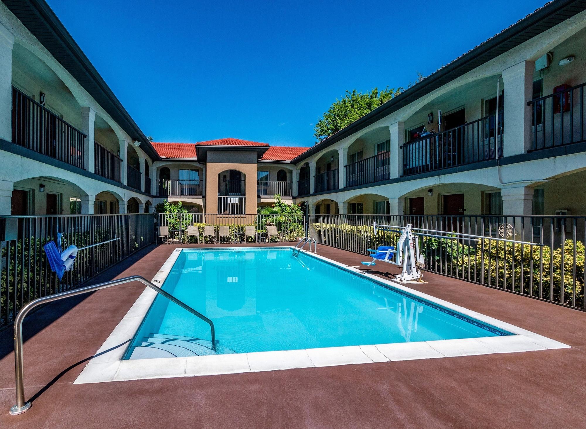 Vista Piscina Red Roof Inn Orlando South - Florida Mall