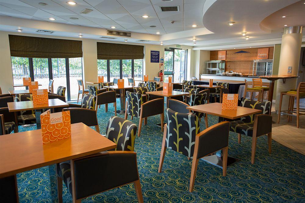Restaurant Holiday Inn Express Liverpool-Knowsley M57, Jct.4