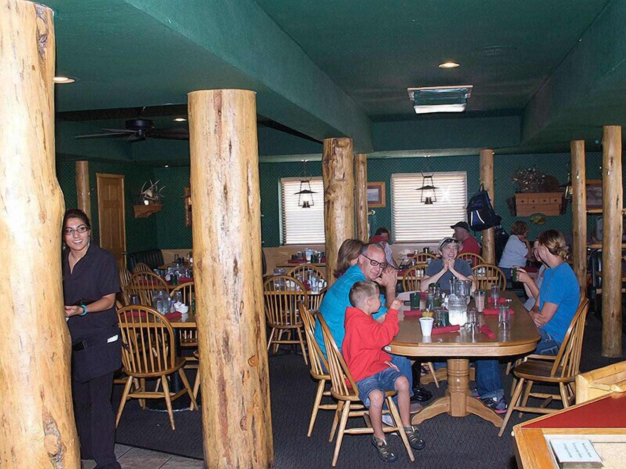 Restaurant Three Bear Lodge