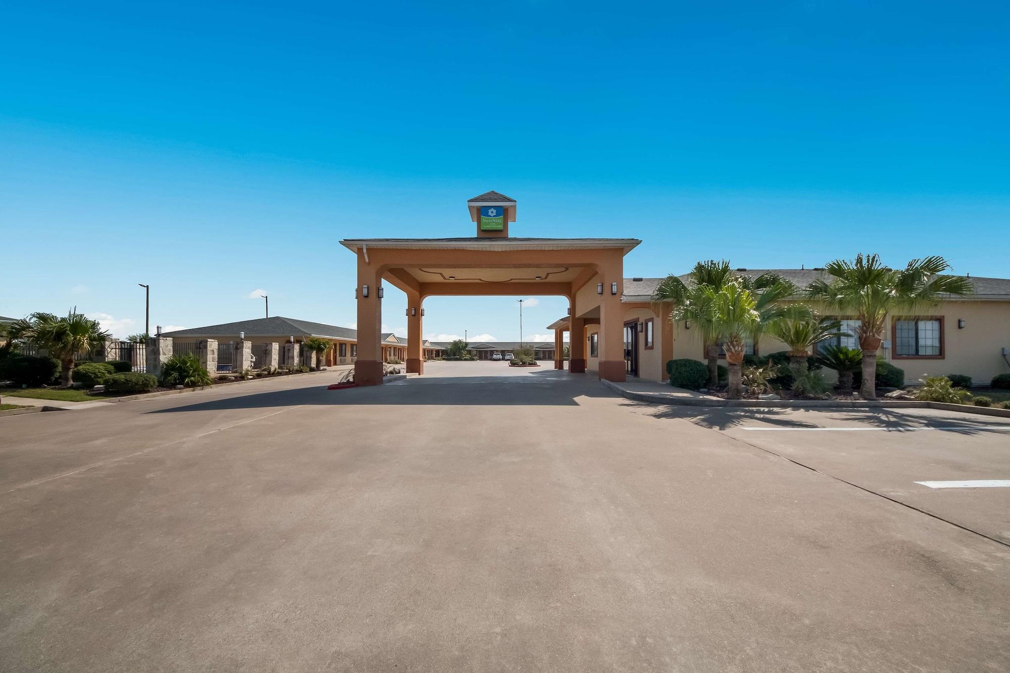 Vista Exterior SureStay Hotel by Best Western Falfurrias