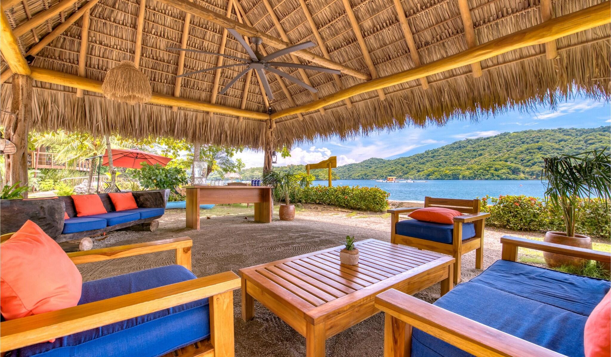 Vista Lobby Isla Chiquita Gampling