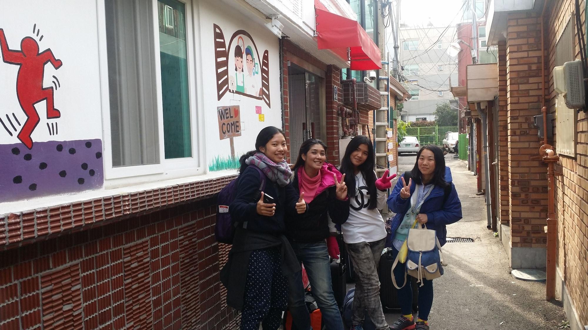 Vista Exterior YaKorea Hostel Dongdaemun