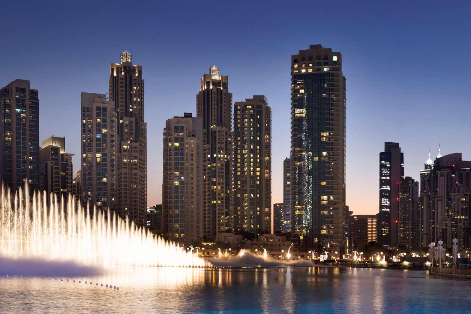 Vista da fachada Ramada by Wyndham Downtown Dubai