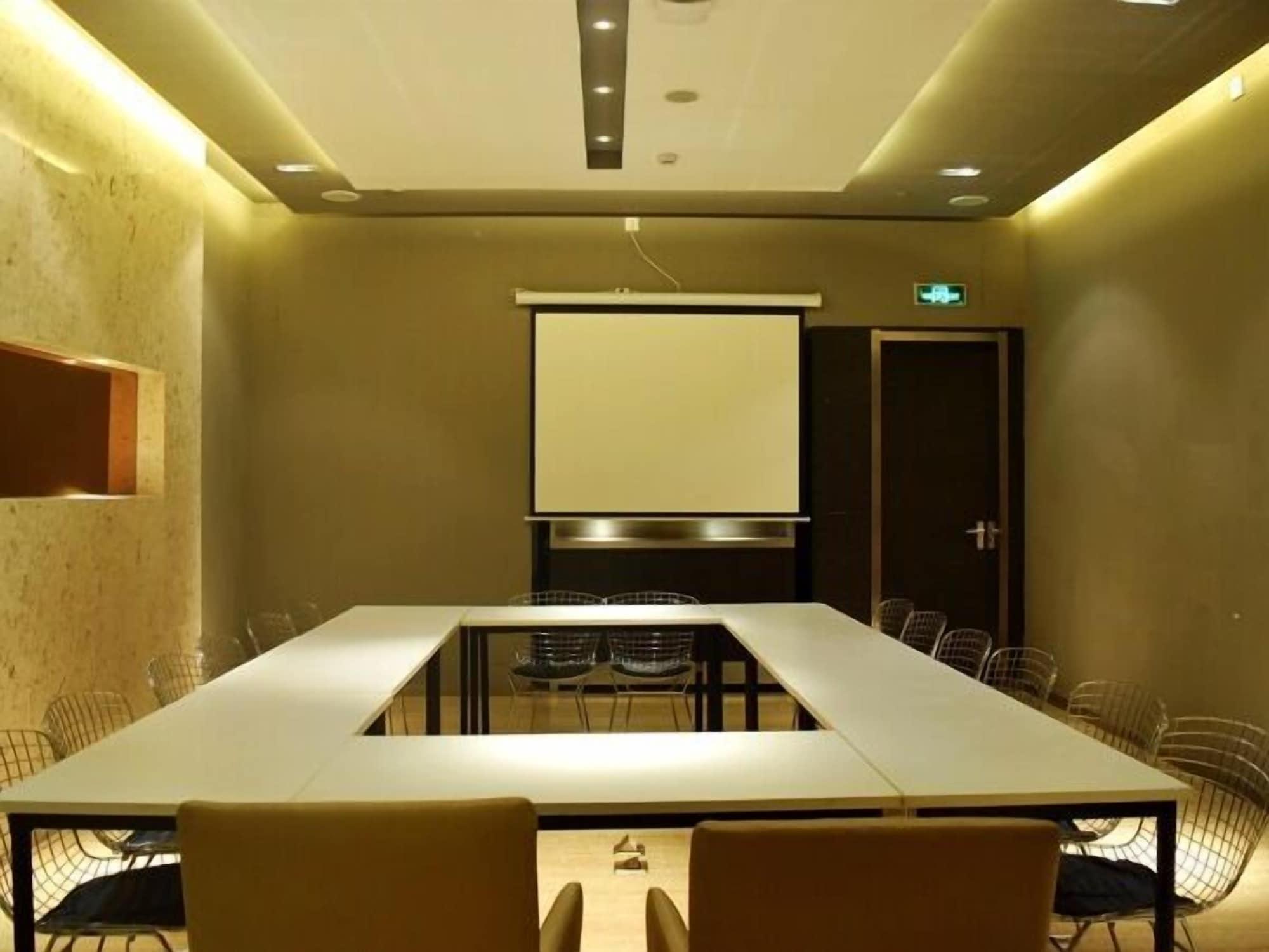 Sala de Reuniones Microtel by Wyndham Kunming City Center