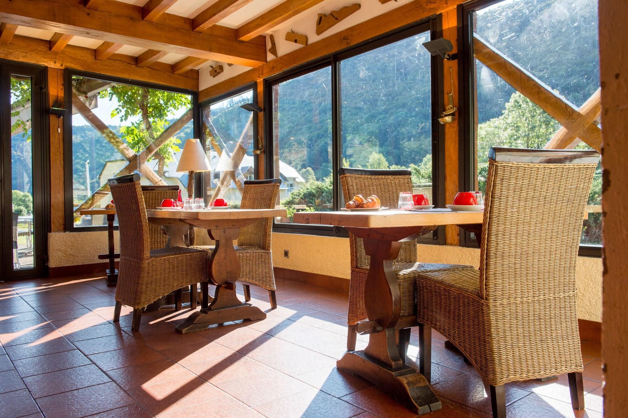 Restaurant Hôtel Domaine De Ramonjuan