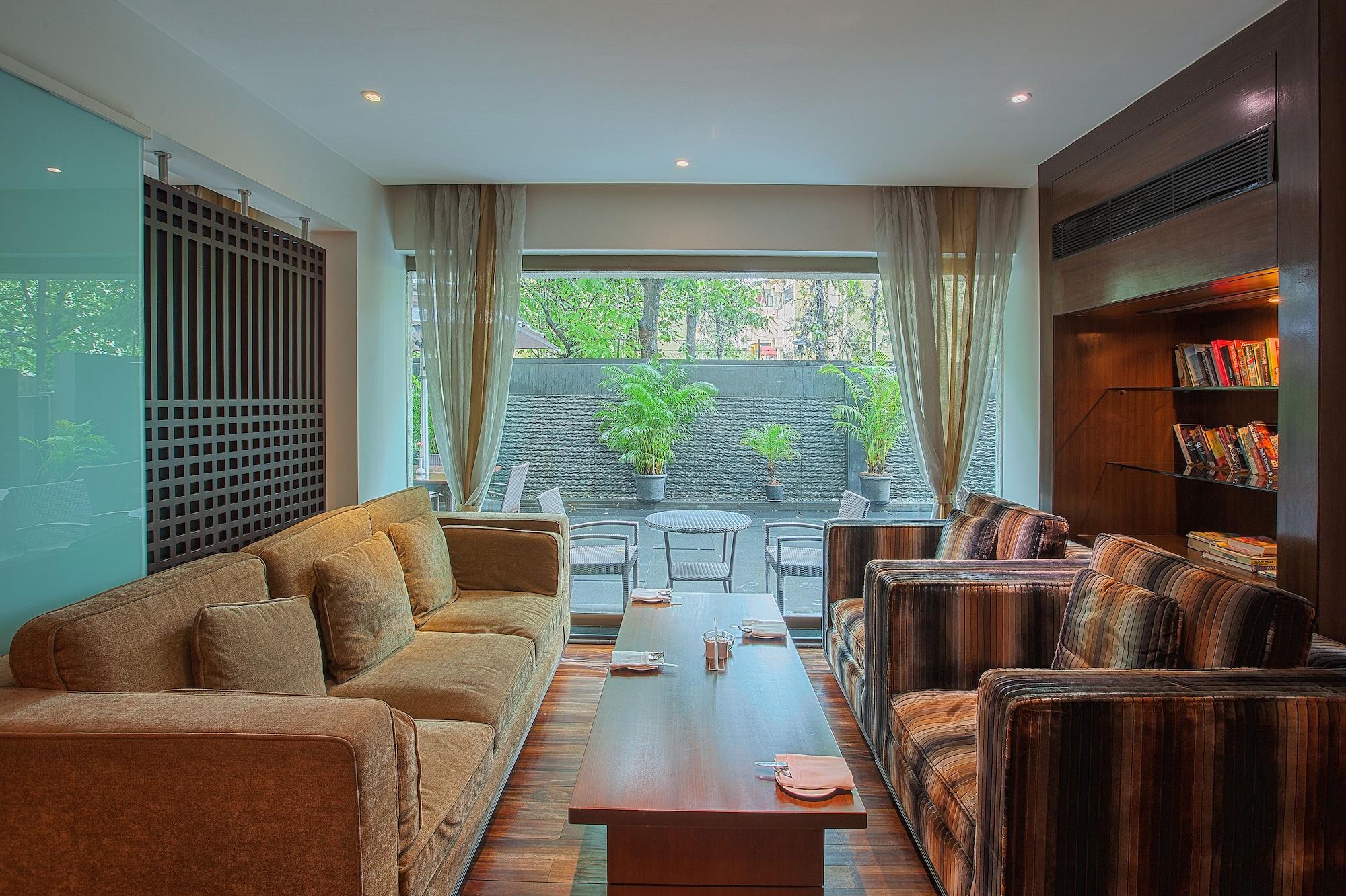 Vista Lobby Oakwood Residence Naylor Road Pune