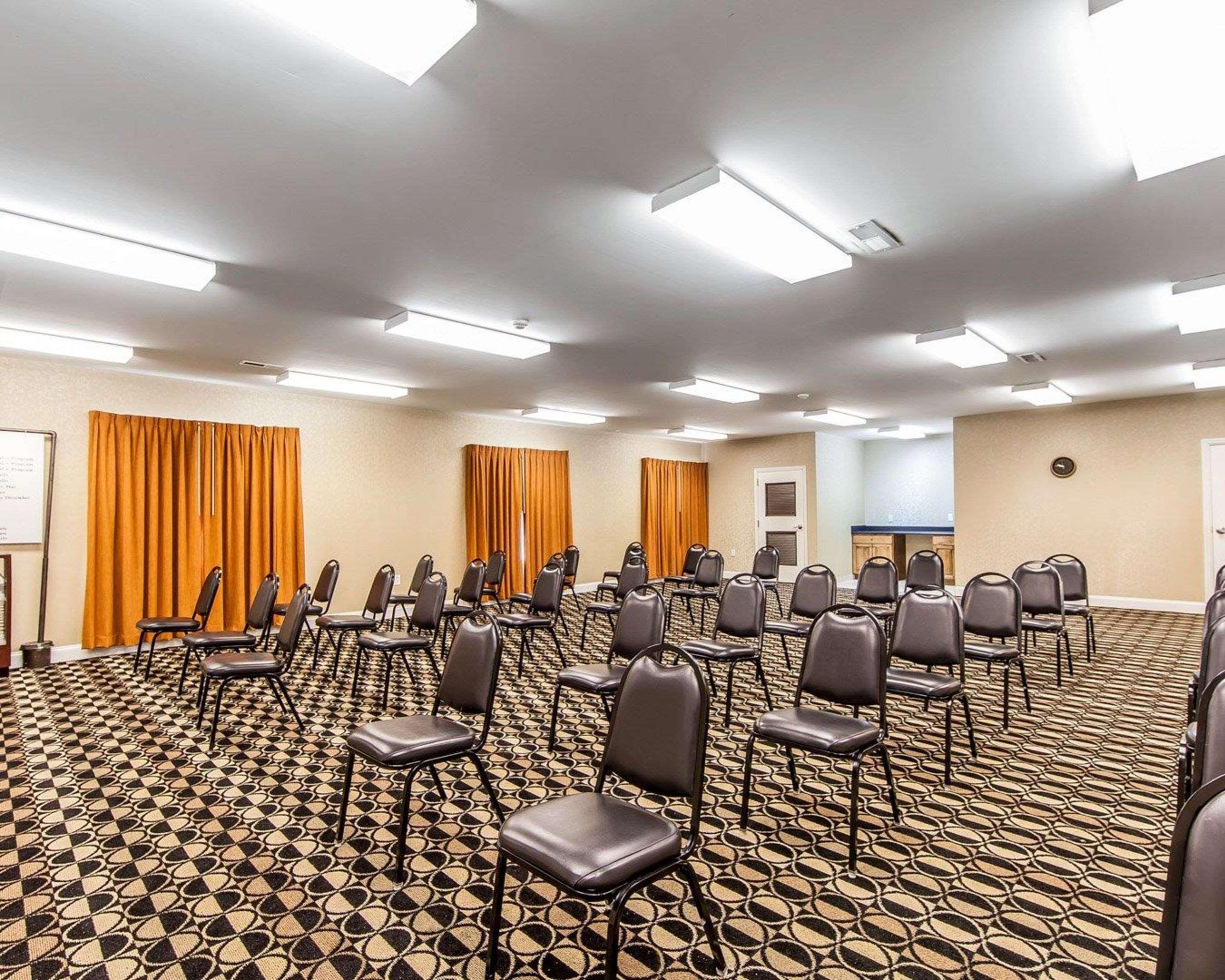 Centro de Negocios Quality Inn & Suites Bremen