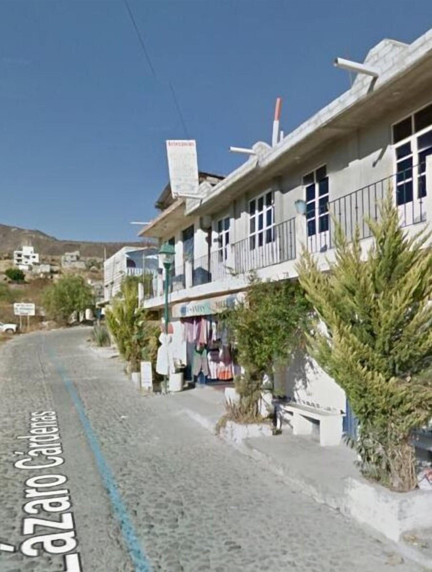 Vista Exterior Mitla Backpacker