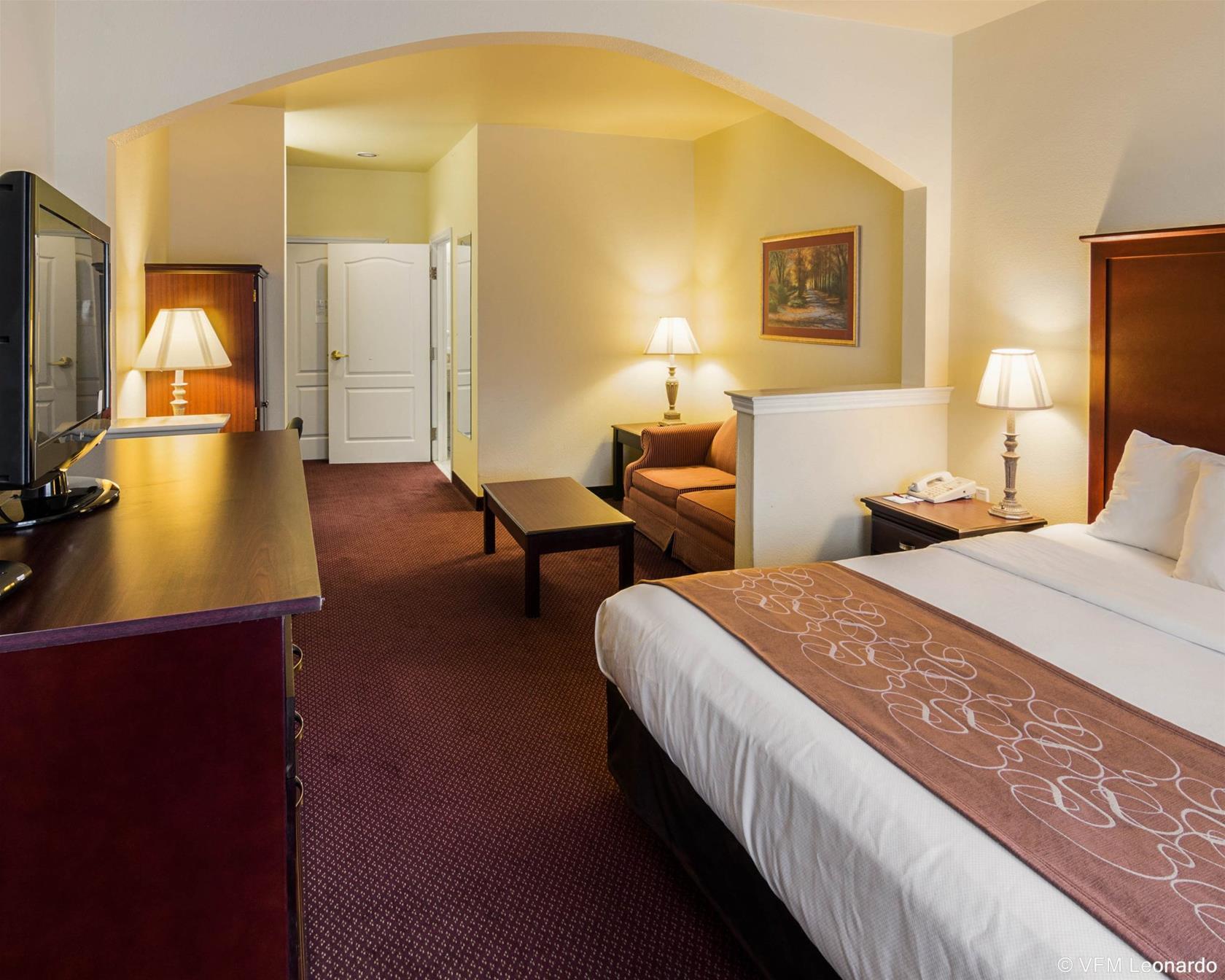 Vista Exterior Comfort Suites Texarkana Texas