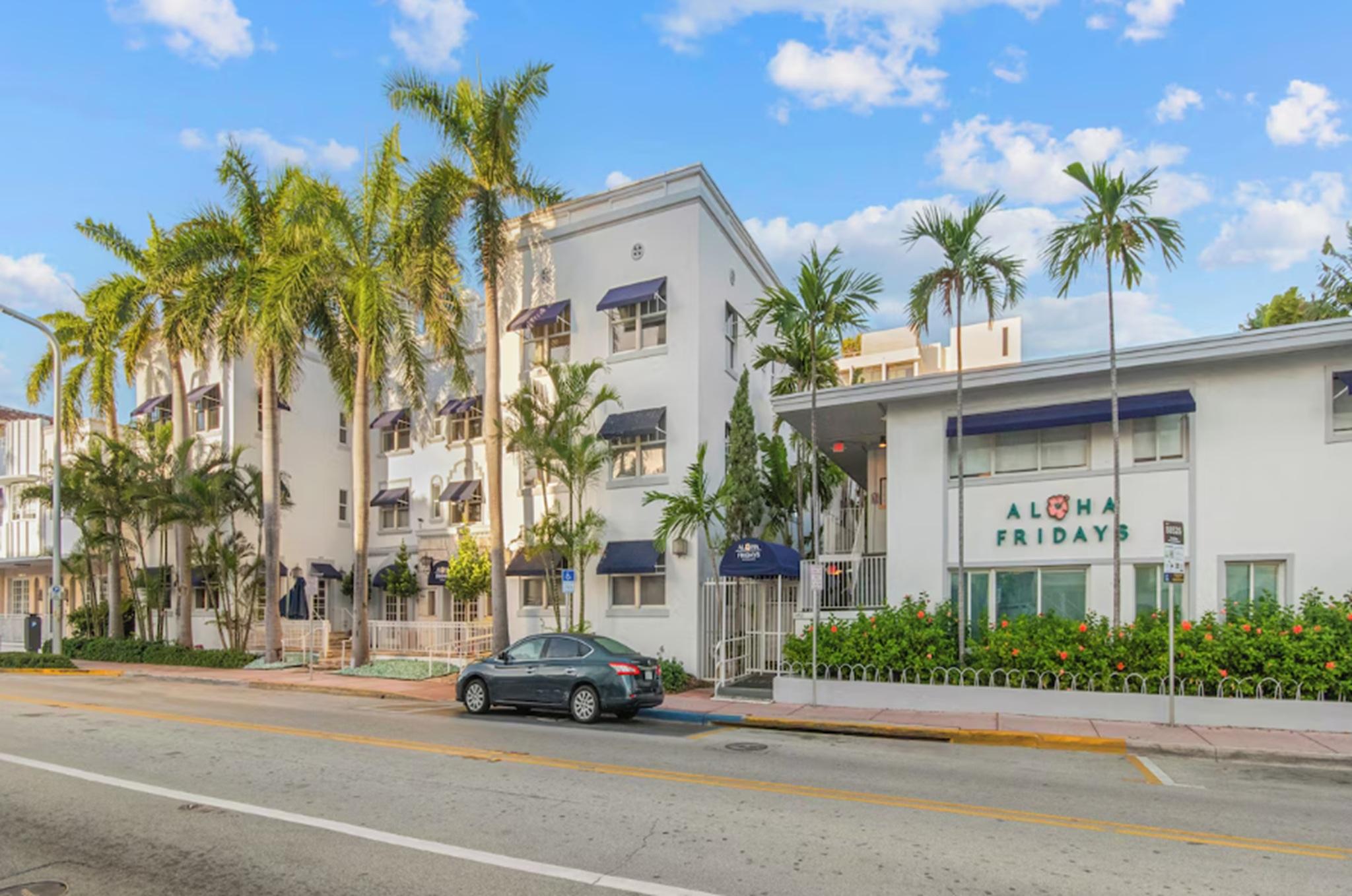 Vista Exterior Aloha Fridays Miami Beach