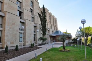 Alojamiento - Colegio Mayor Resa Hernán Cortés - Centro Adscrito a REAJ