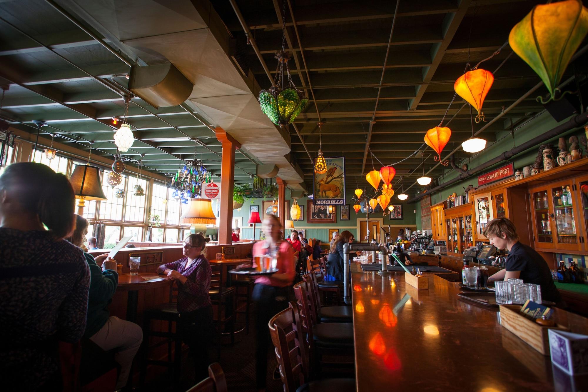 Restaurant McMenamins Kennedy School