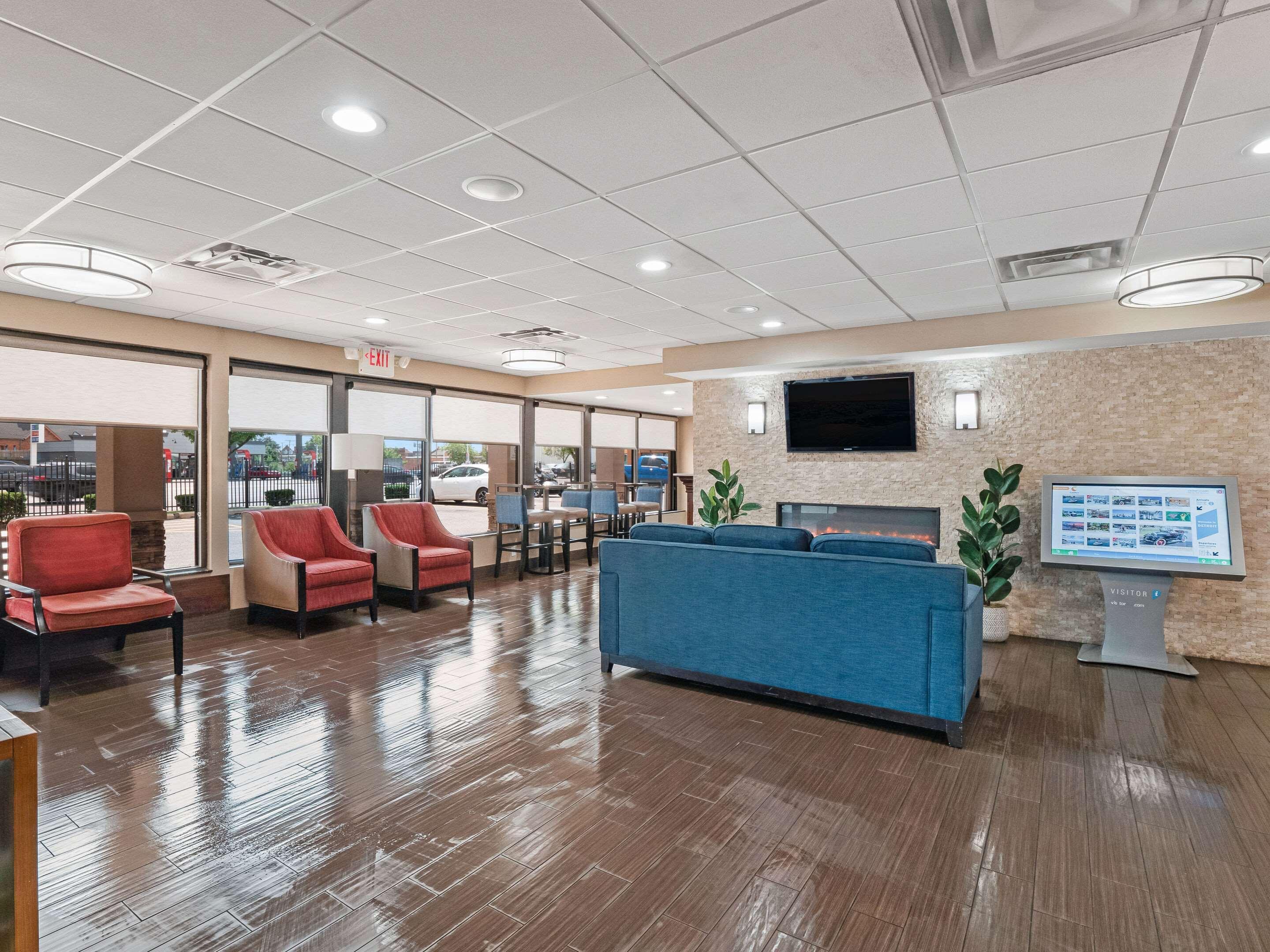 Vista Lobby Comfort Inn Detroit Downtown