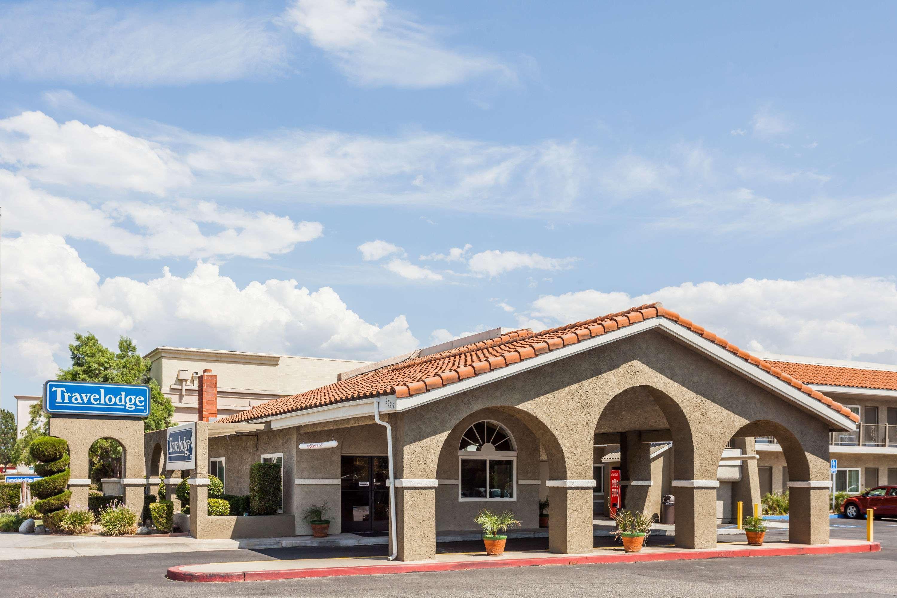 Vista Exterior Travelodge by Wyndham Hemet CA