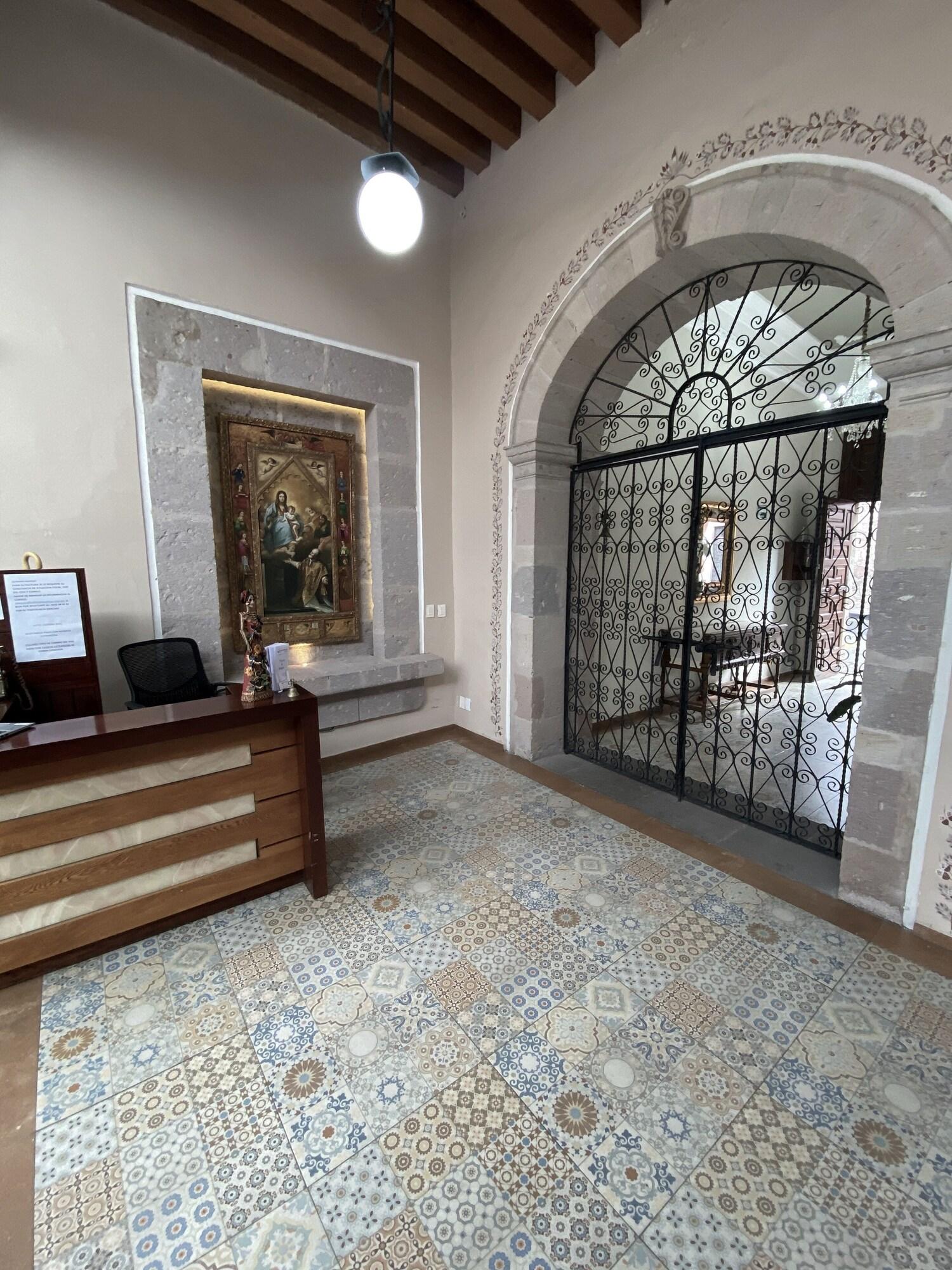 Vista Lobby Cantera Real Hotel