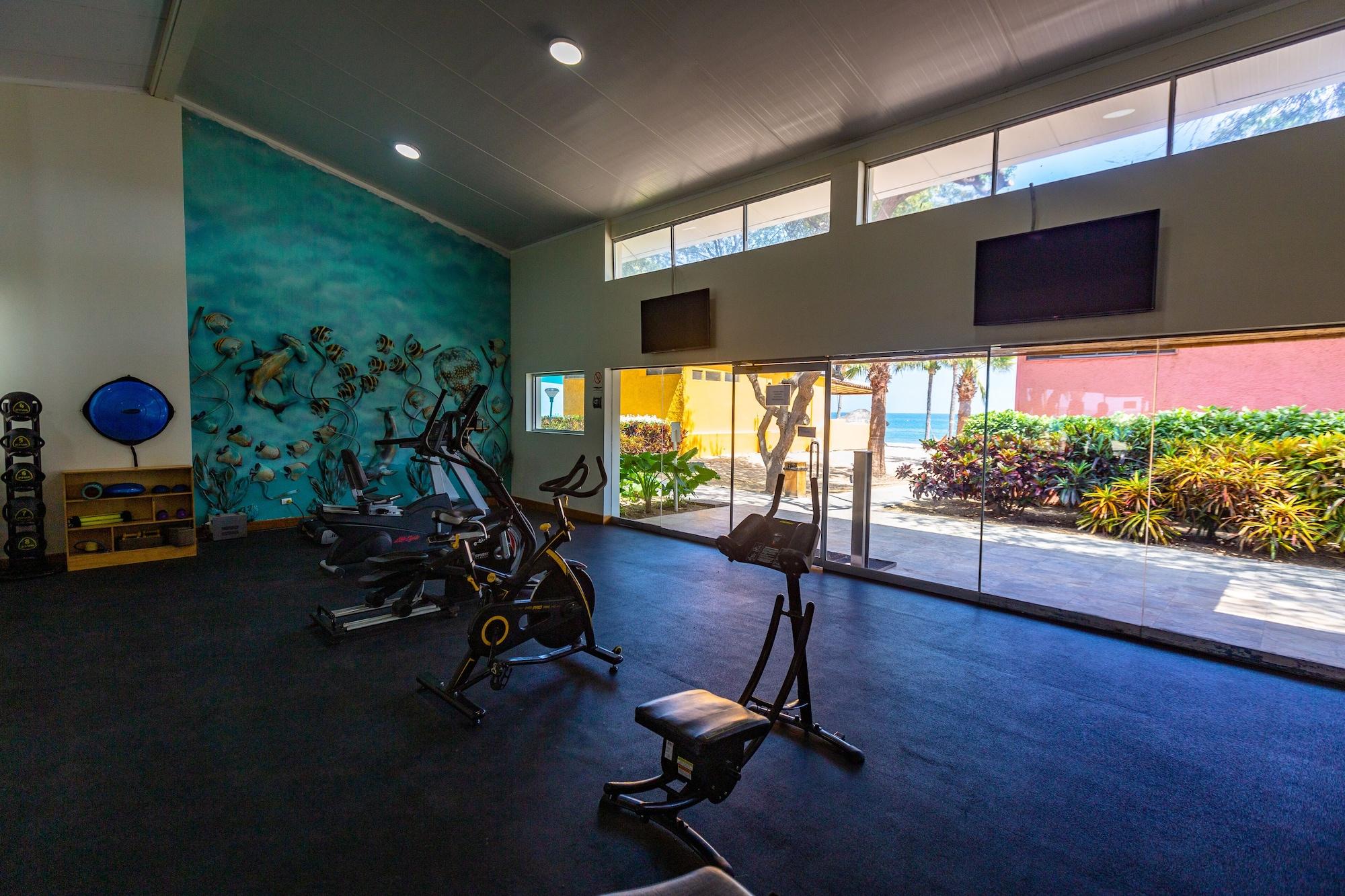 Gimnasio Punta Sal Suites & Bungalows Resort