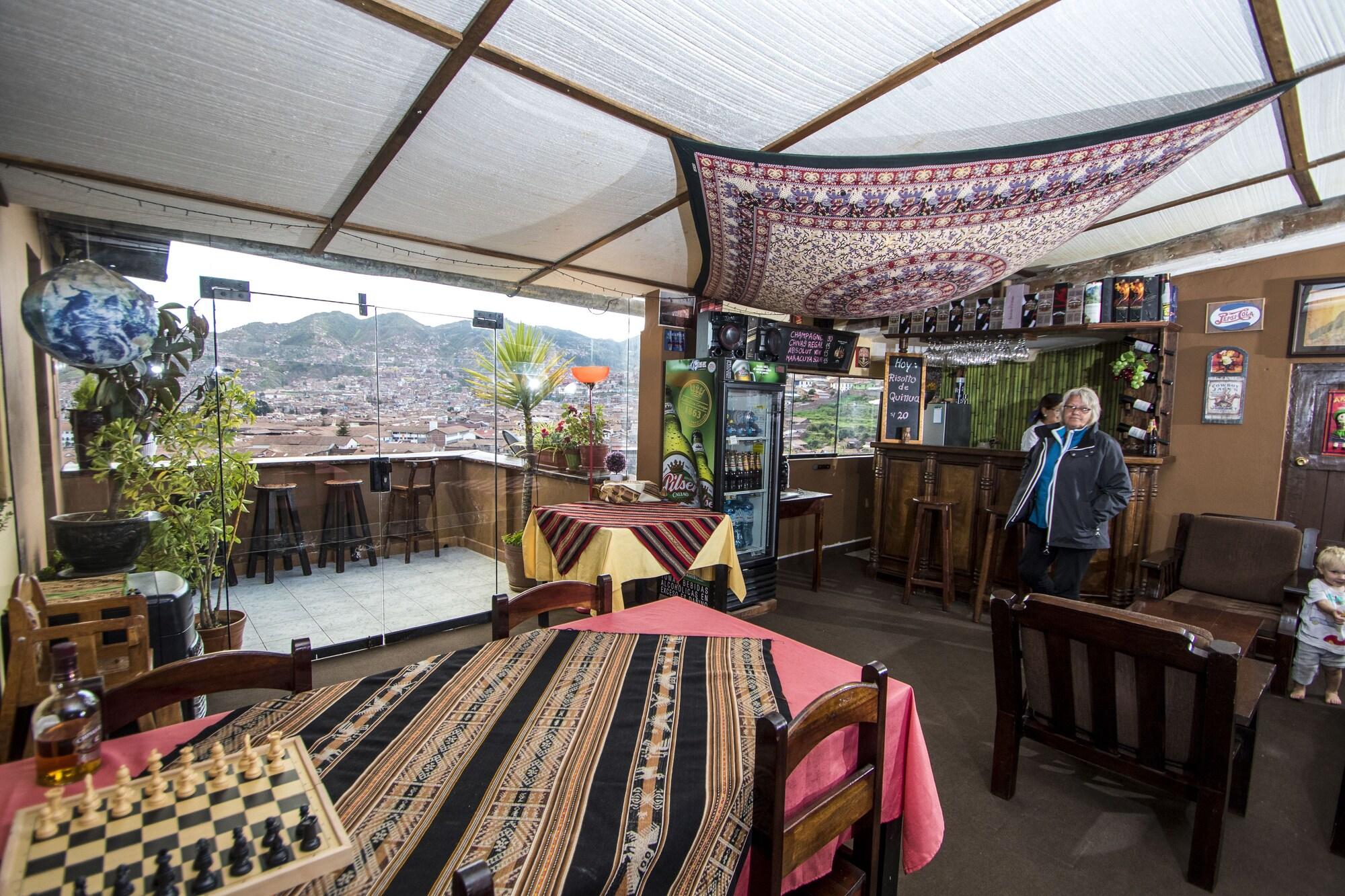 Bar/Salón Hostal Wara Wara