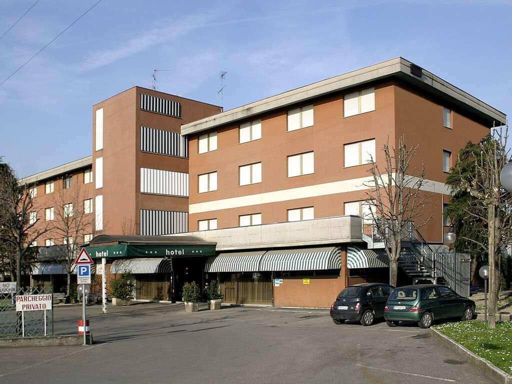 Vista Exterior CDH Hotel Modena