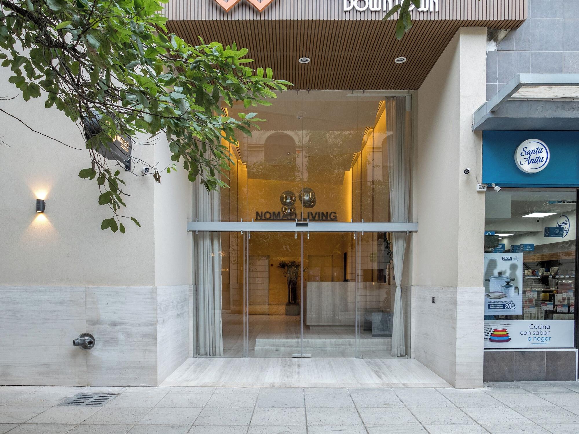 Vista Exterior Nido x Downtown Monterrey