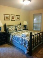 Alquiler Vacacional - Lake views galore from balconies right on the lake and drought-proof deep water