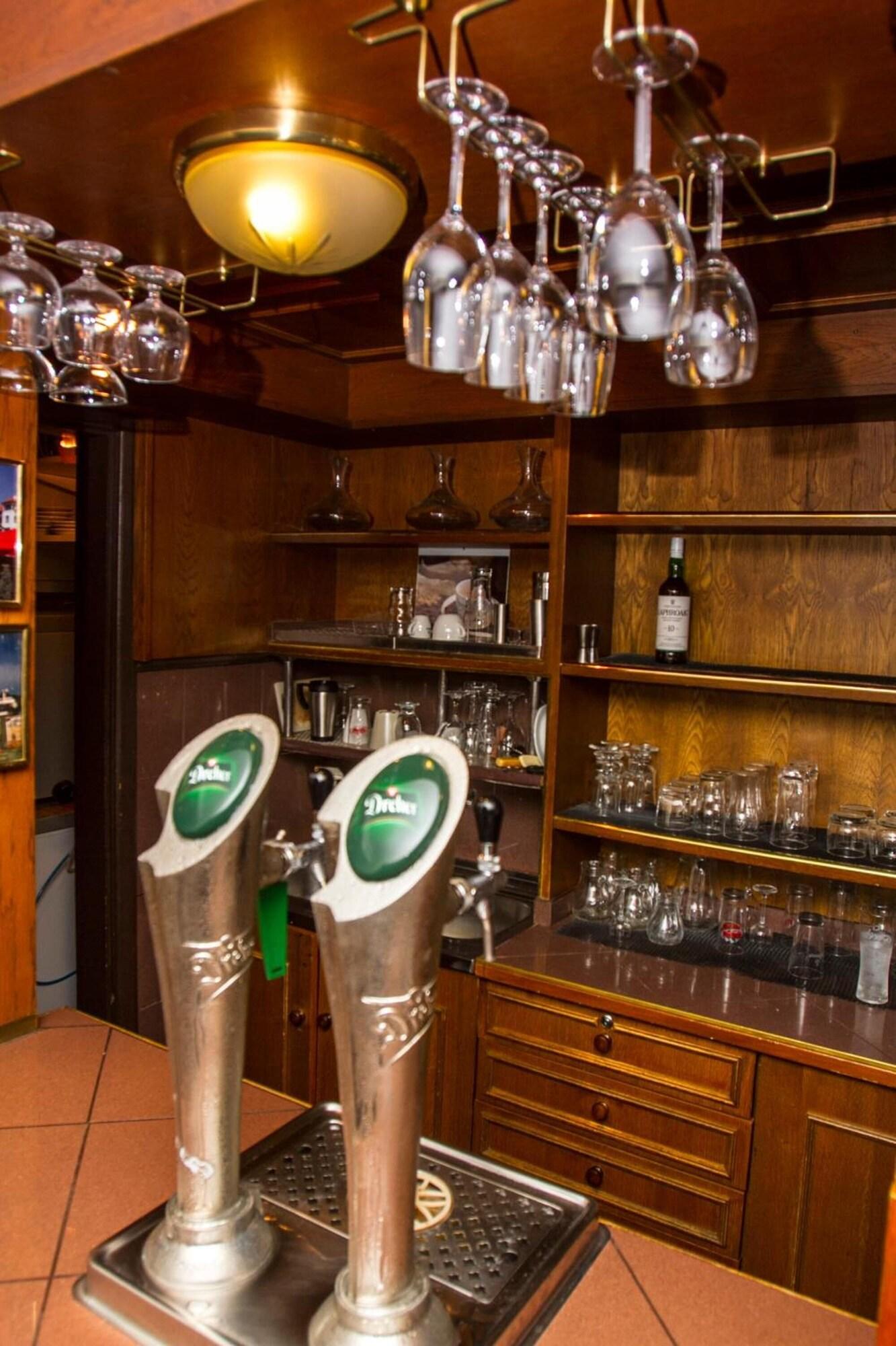 Bar/Salón Hotel Molnár