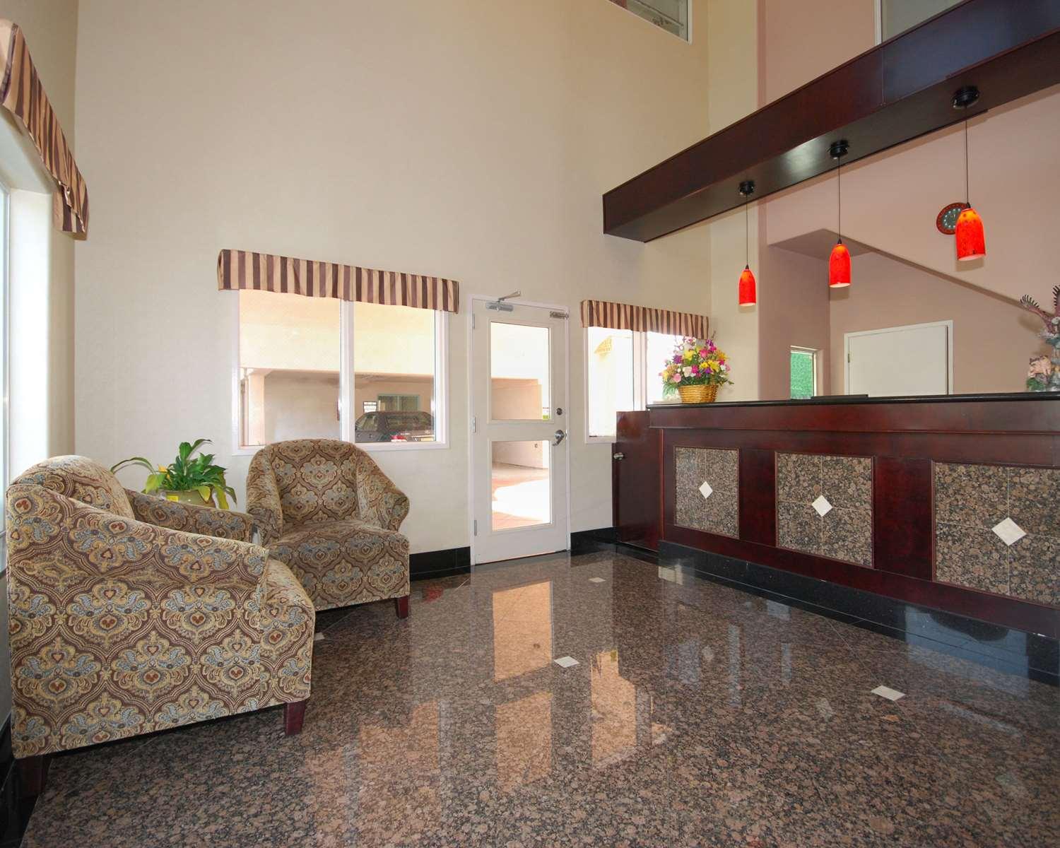 Vista Lobby Quality Inn Near City of Hope
