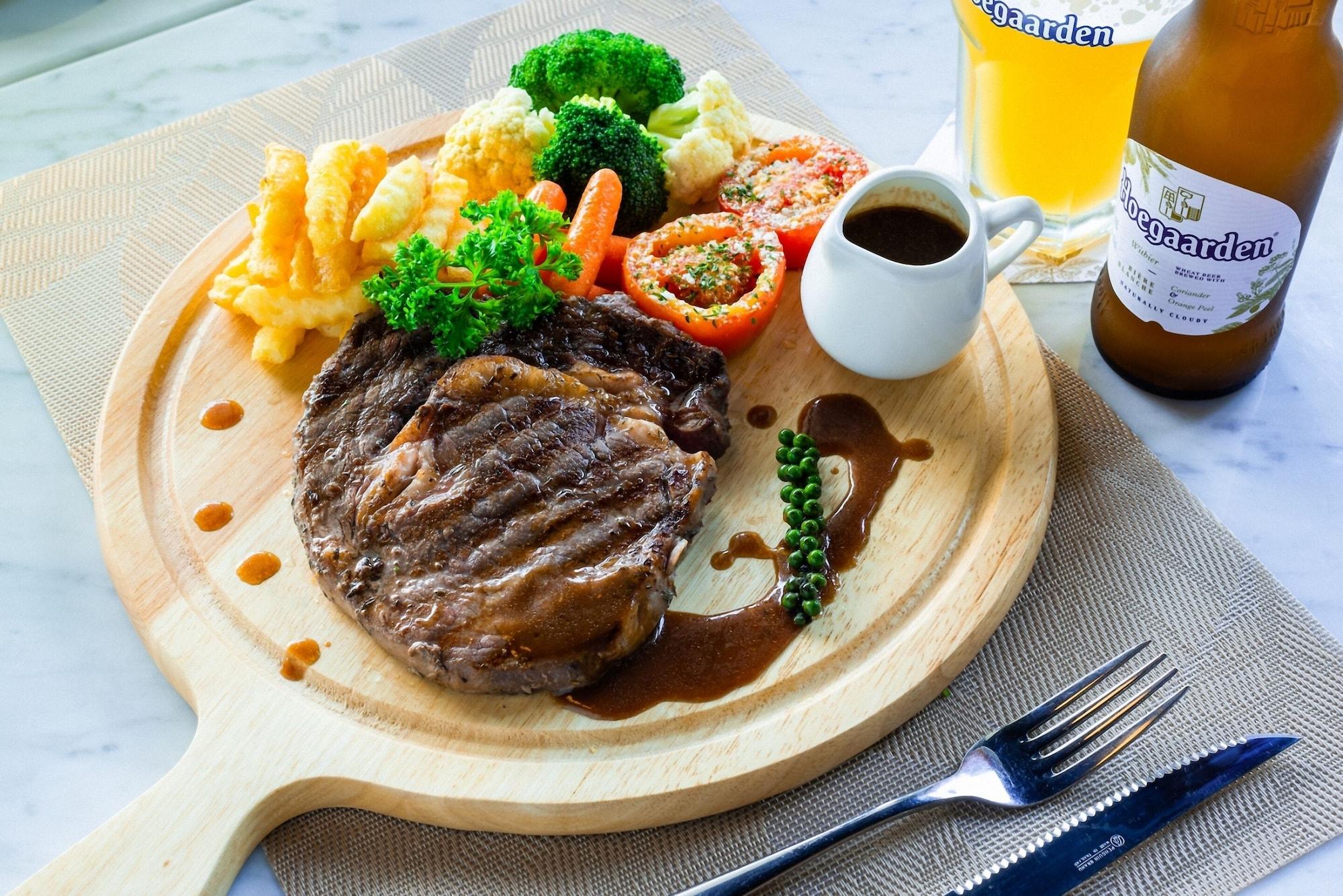 Restaurant SureStay by Best Western Bangkok Ramintra