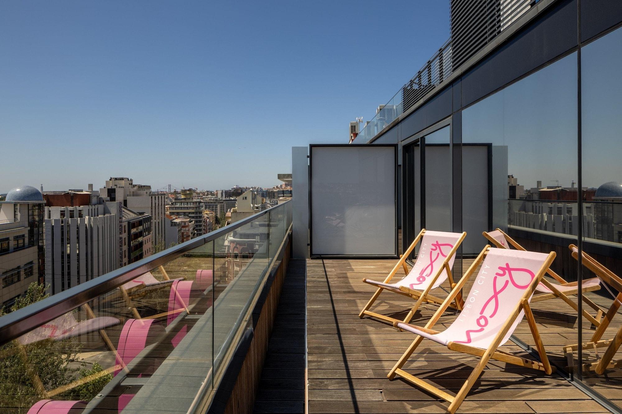 Habitación Moxy Lisbon City