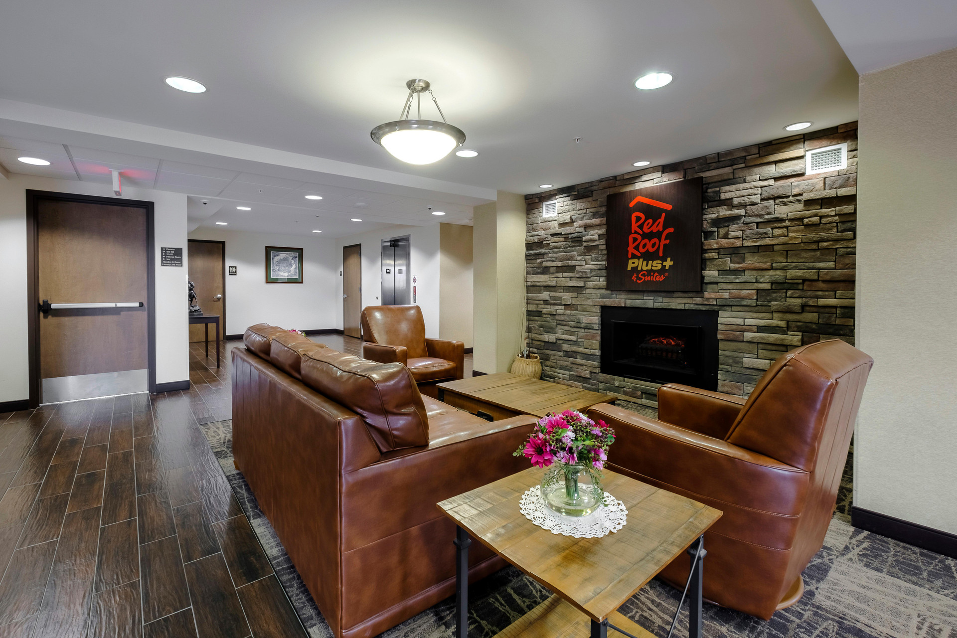 Vista Lobby Red Roof Inn PLUS+ & Suites Malone