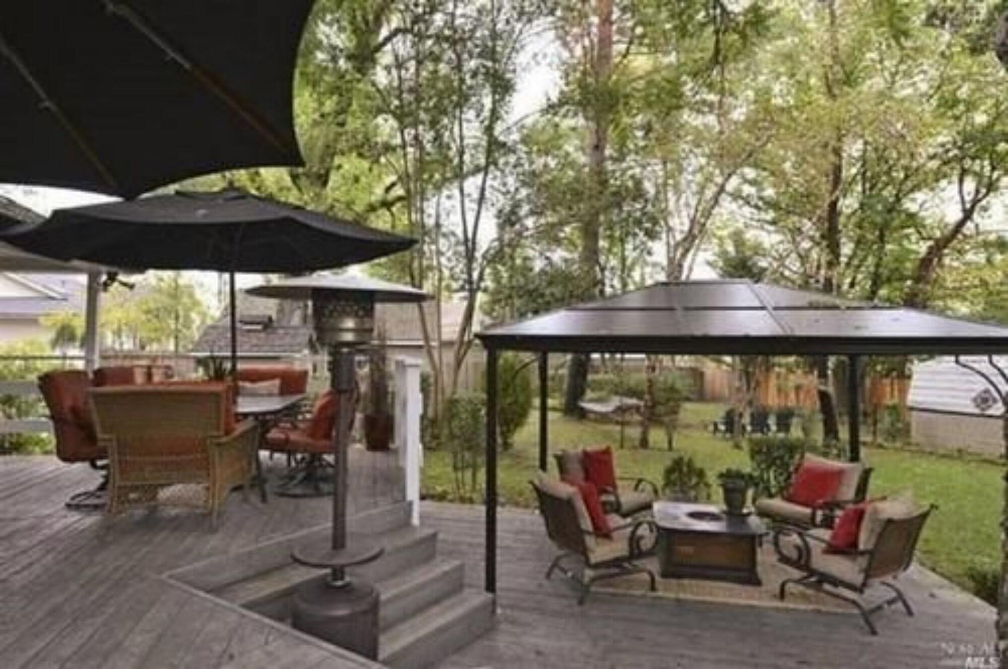 Restaurant The Giraffe Inn at Old Parks Manor
