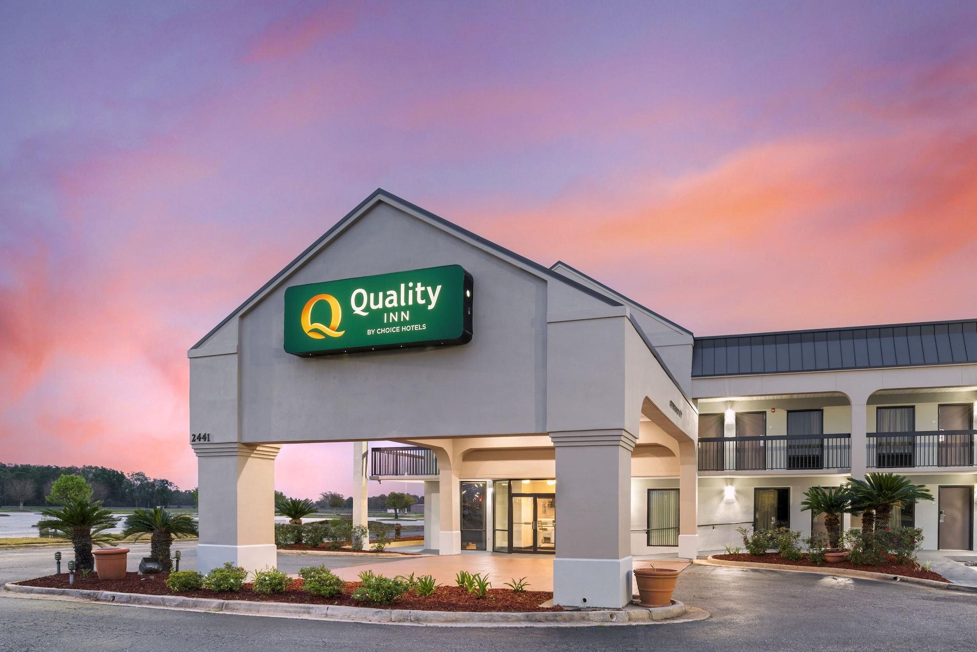 Vista Exterior Quality Inn Foley