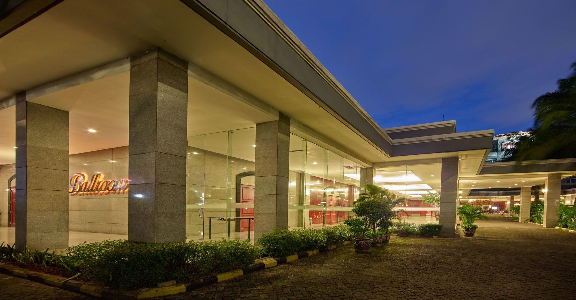 Vista Exterior Istana Nelayan Hotel & Convention Powered by Archipelago