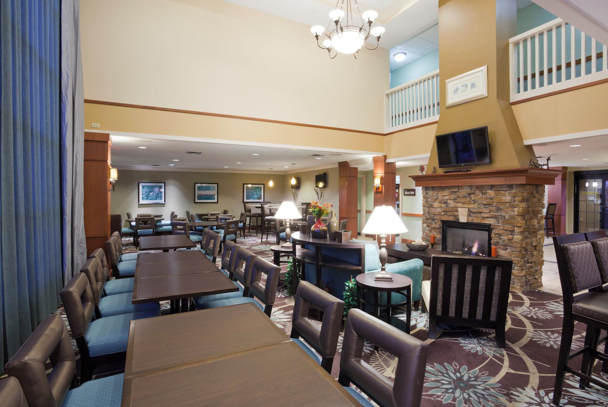 Restaurant Candlewood Suites Eagan Arpt South - Mall Area by IHG