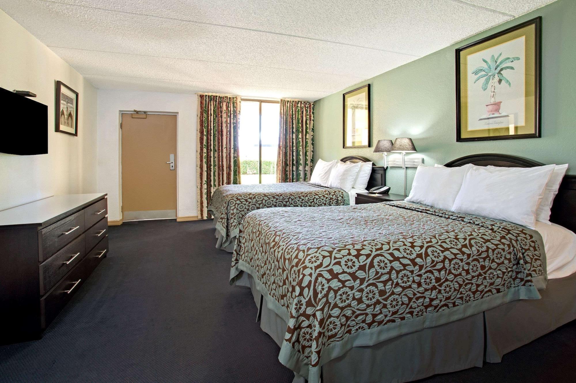 Equipamiento de Habitación Days Inn by Wyndham Orlando Airport Florida Mall