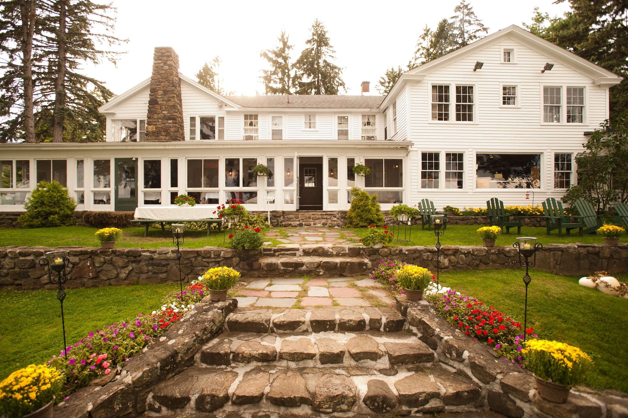 Varios Top of the World Resort