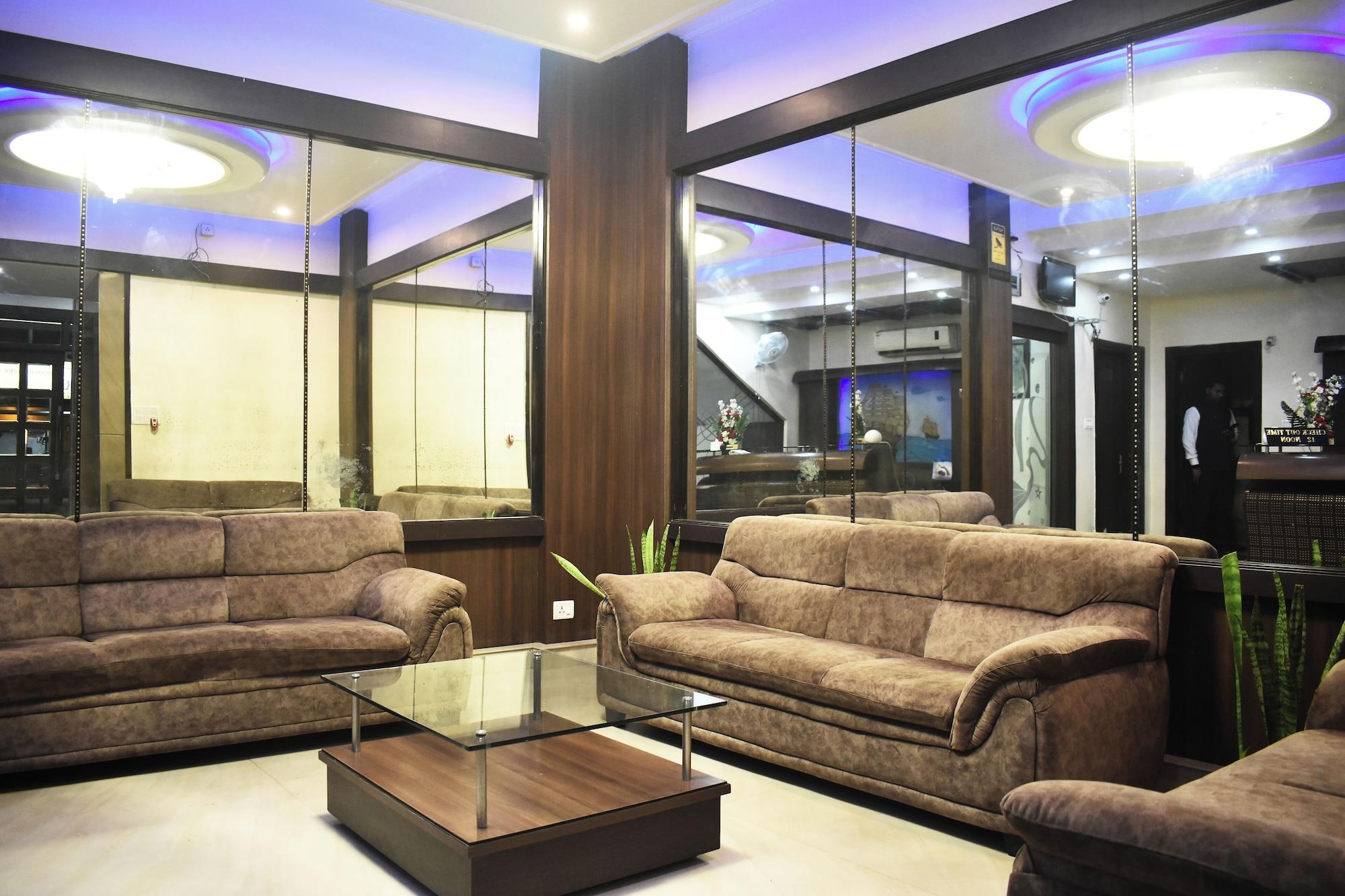 Vista Lobby HOTEL RAJ PALACE by ROH